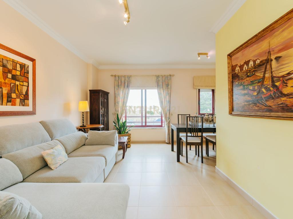 T3 na Ramada | Praça Sara Afonso - Image 1