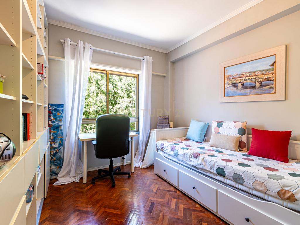 Apartamento T2 Junqueiro - Carcavelos - Cascais com varanda - Image 13