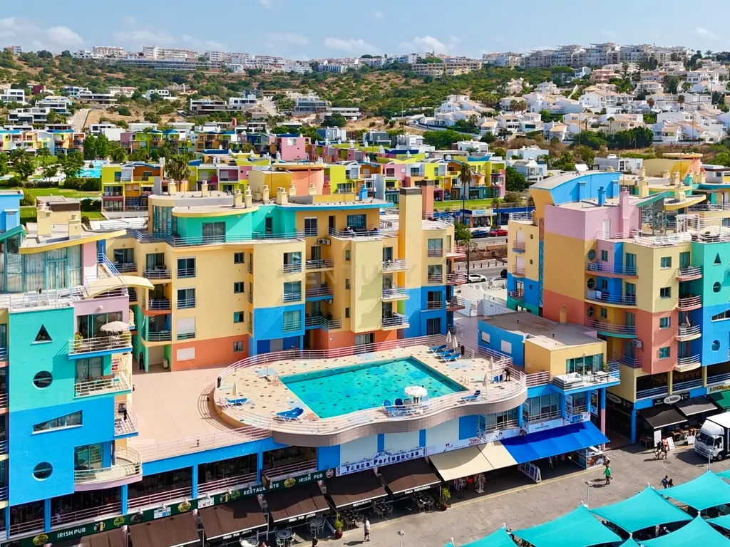 Apartamento T1, na 1a linha sobre a Marina de Albufeira, com garagem e piscina. - Image 20