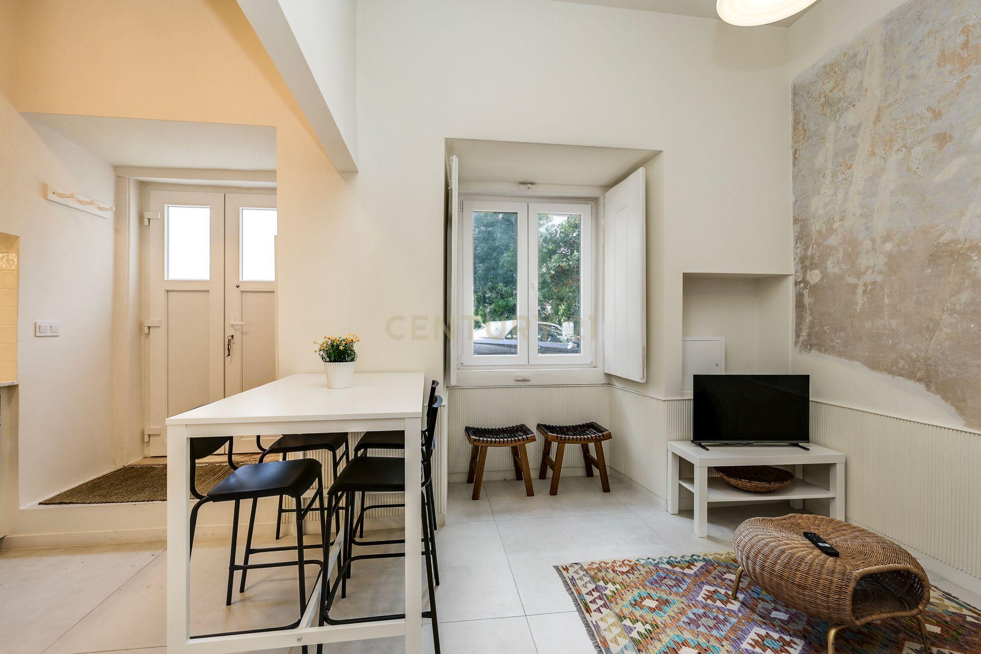 Fotografia 4 de Charming Renovated One-Bedroom Apartment in the Heart of Lapa — Utilities Included