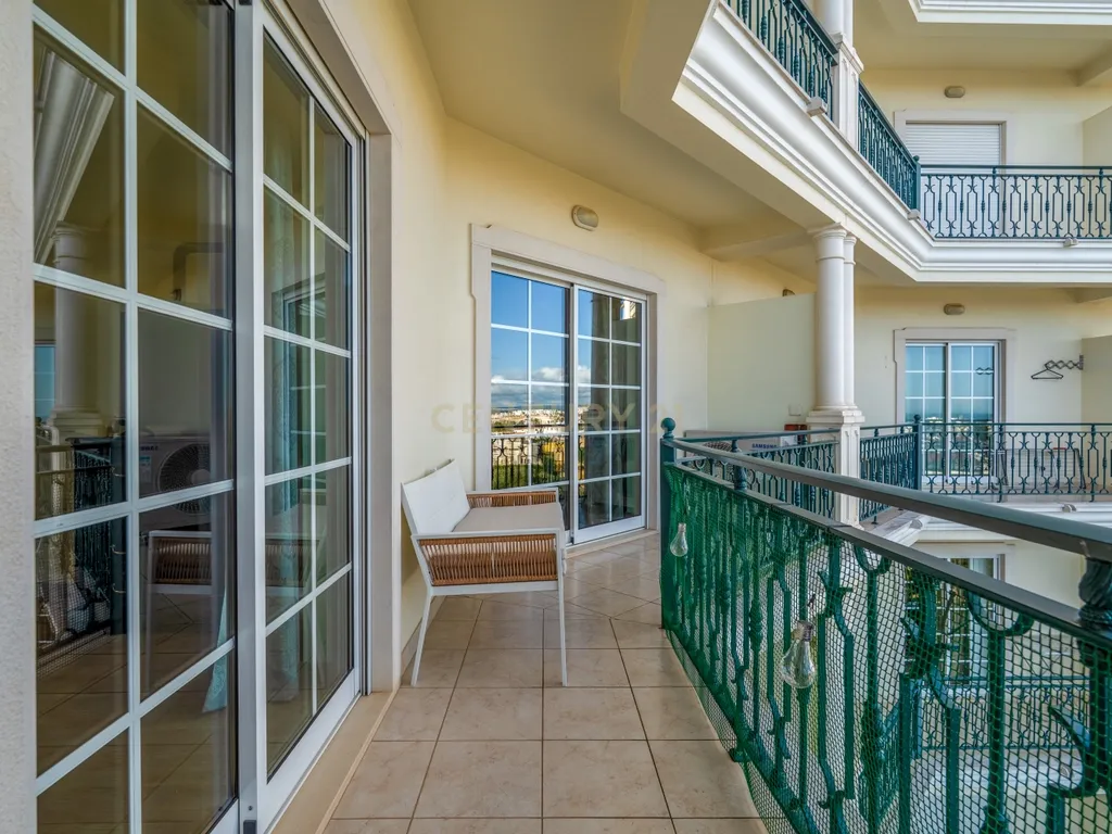 Apartamento T3 com Vista Mar, Piscina e Estacionamento – Edifício Belo Horizonte | Correeira, Albufeira - Image 9