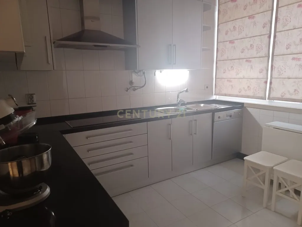 Apartamento T3 em Cascais com Vista Mar - Image 9