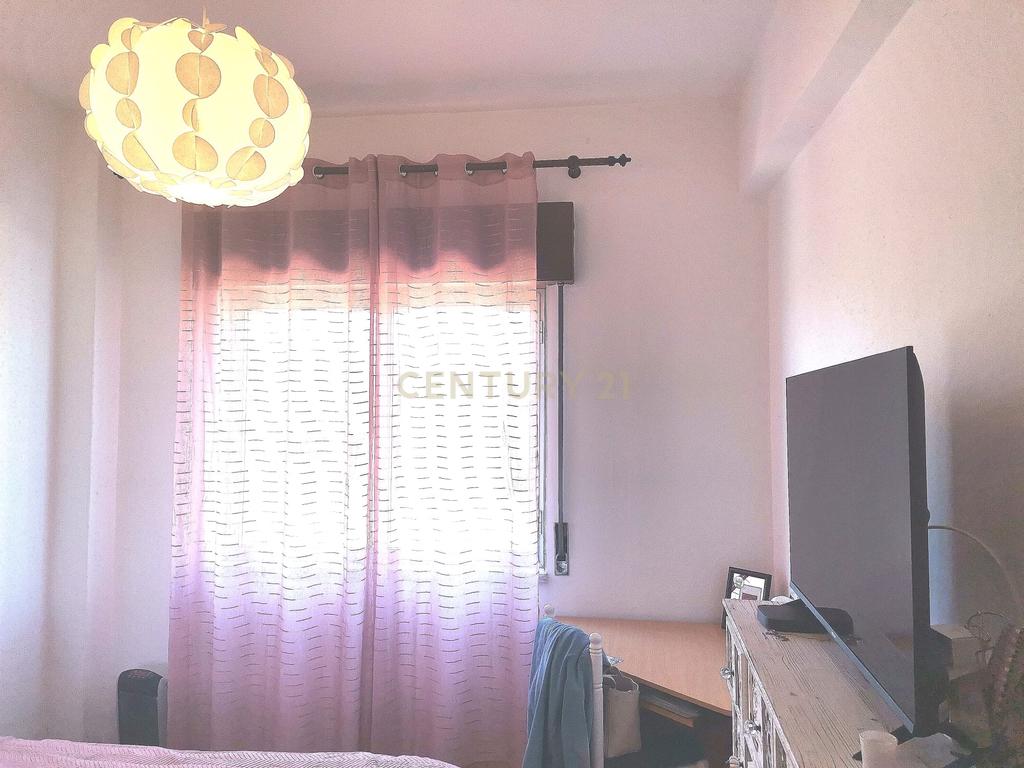 Apartamento T1 c/ garagem- Bairro de Celas - Image 13