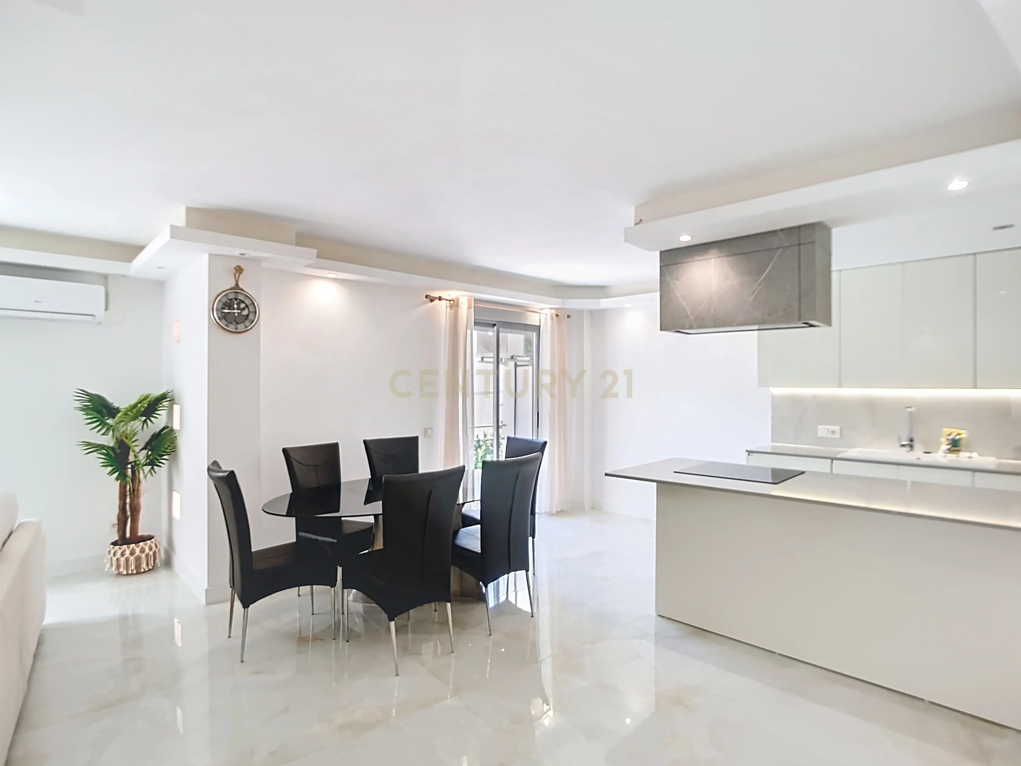 VENDA APARTAMENTO EM ESTEPONA CENTRO - Image 1