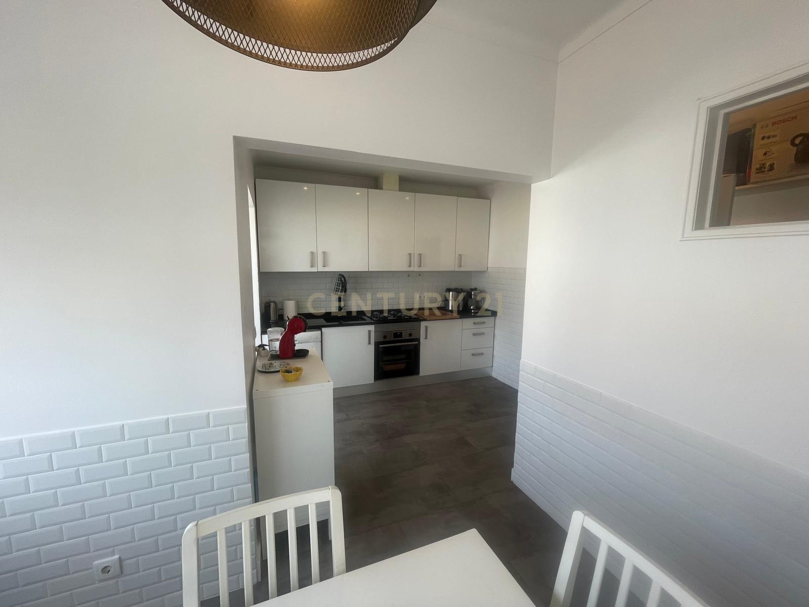 Fotografia 3 de Apartamento T2 com possibilidade de utilização como T3 | Excelente localização no Barreiro