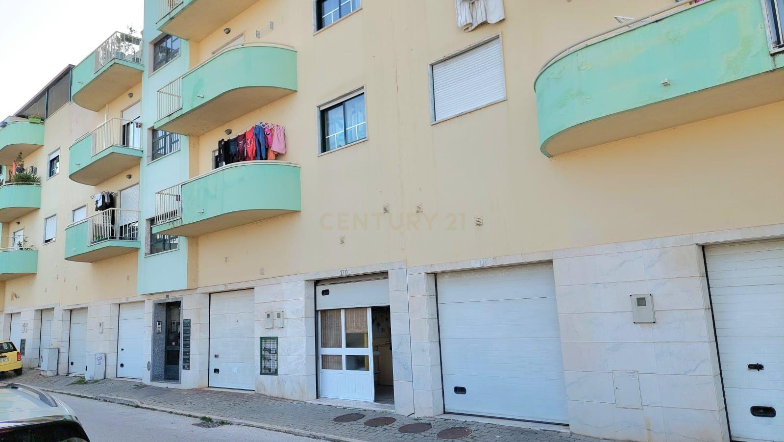 Garagem independente com 30m² - Image 4