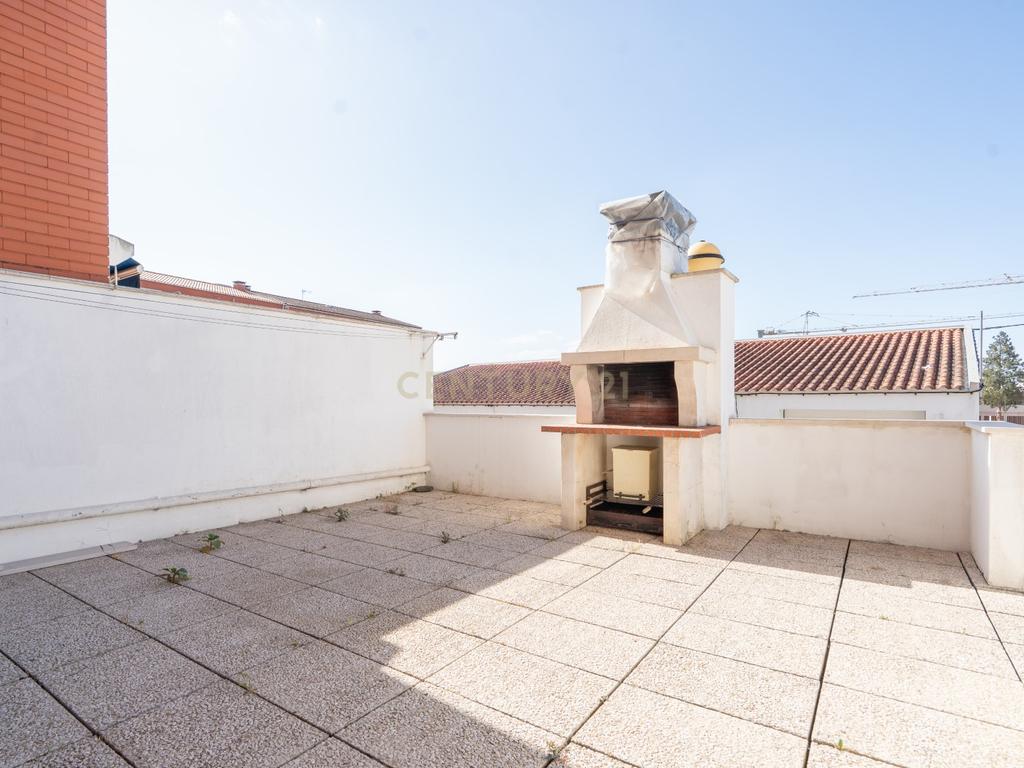 Apartamento T2+1 - C/ terraço - Image 9
