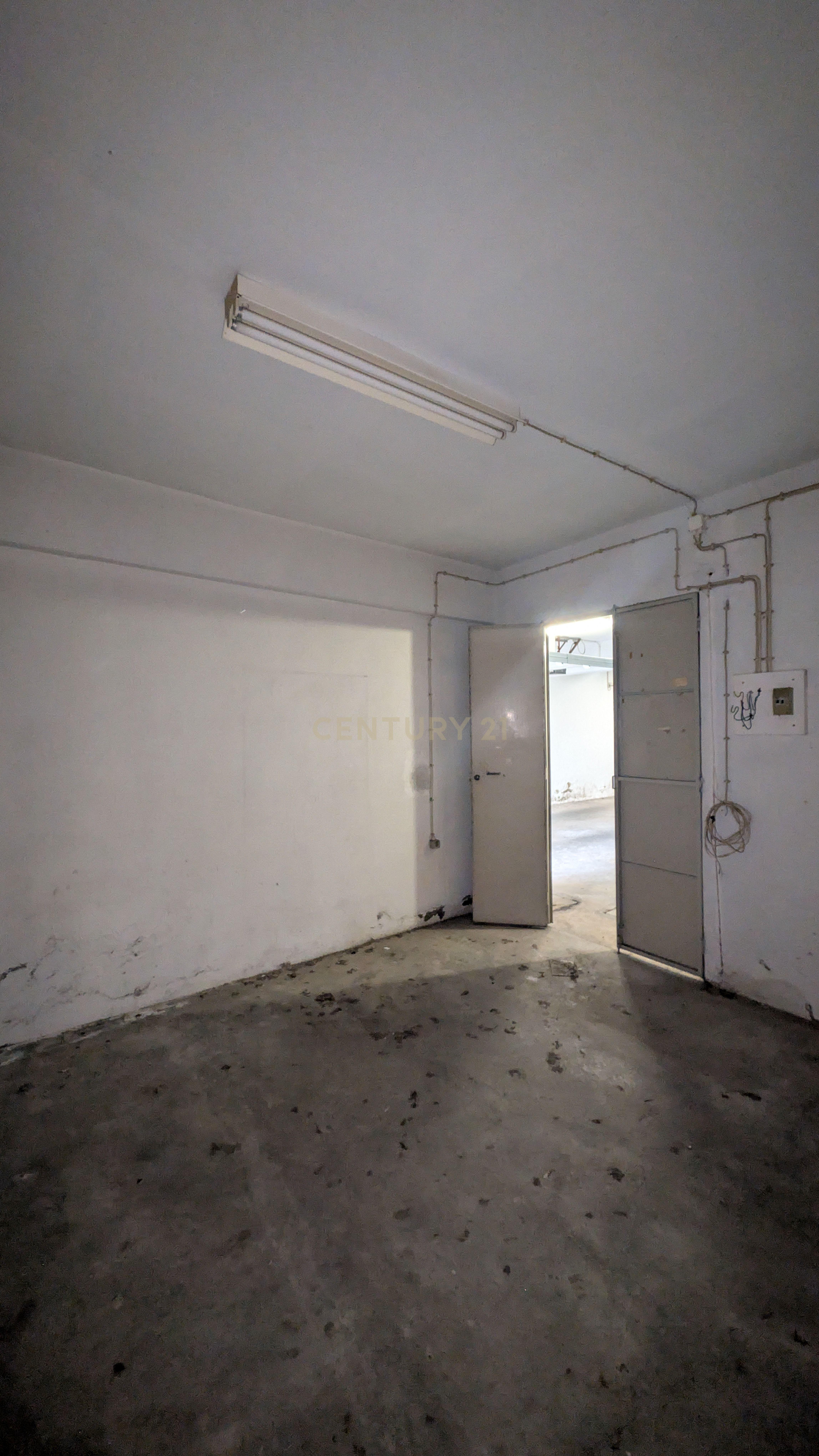 Fotografia 6 de Garagem para arrendamento em Massamá - Não deixe escapar