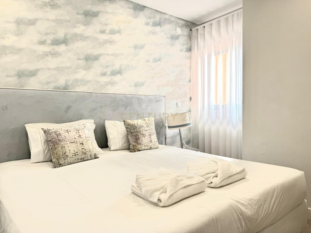 Apartamento T1, na 1a linha sobre a Marina de Albufeira, com garagem e piscina. - Image 12