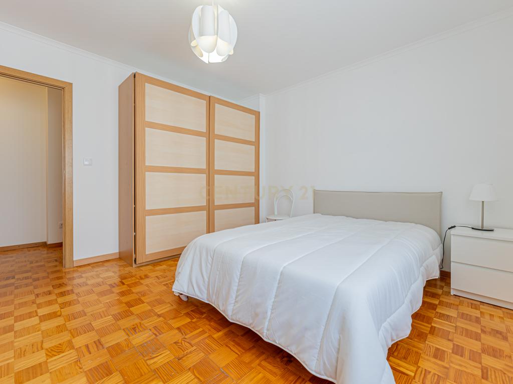 Apartamento T2 Remodelado Monte da Caparica - Image 3