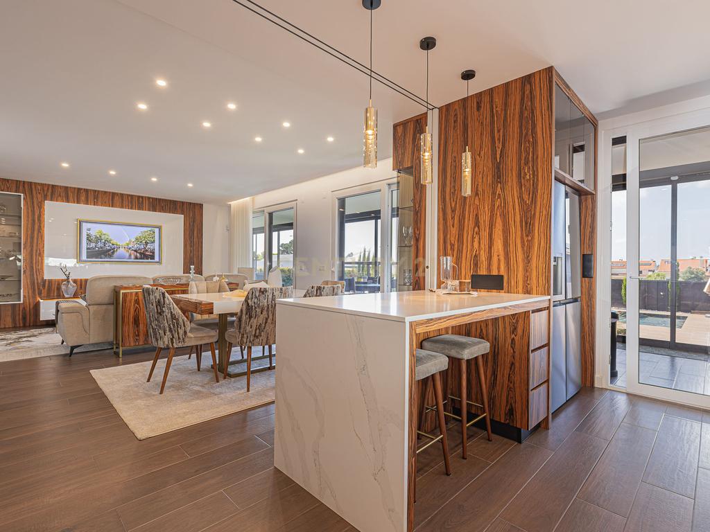 Moradia T4 de luxo, lote de gaveto 805m2, com cave e piscina. - Image 16