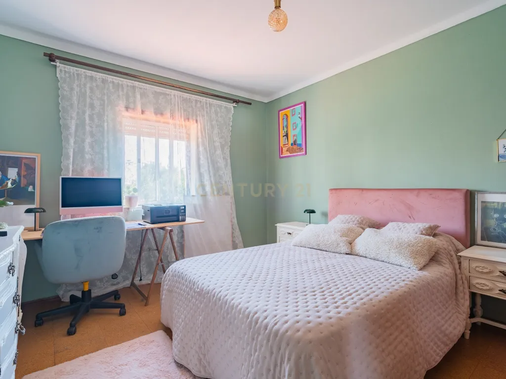 🏡 Moradia na Nazaré com enorme potencial de valorização - Image 18