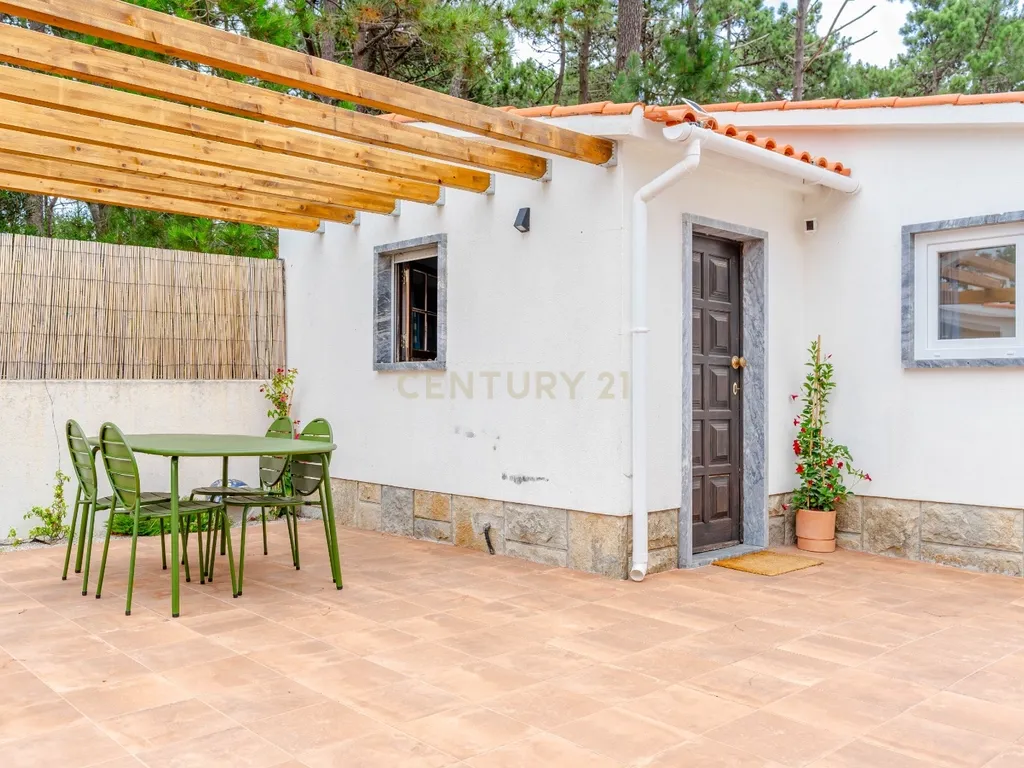 Viver com Elegância entre o Litoral e a Cidade – Uma Casa Sustentável em Colares, Portugal - Image 52