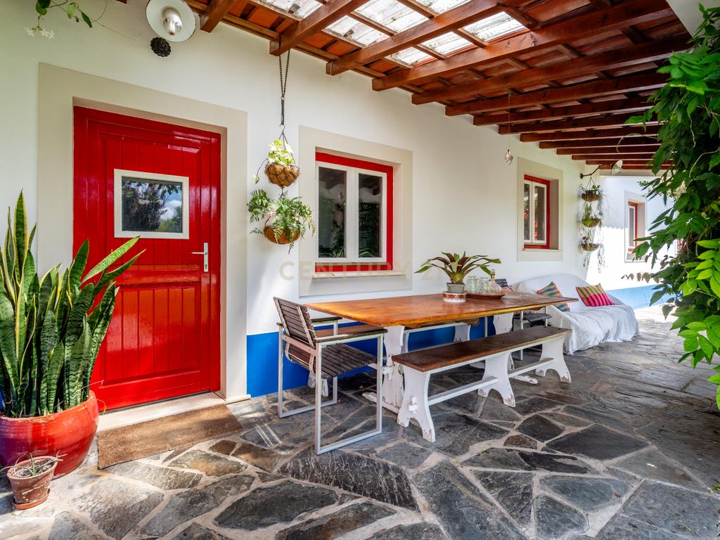 Moradia na Costa Alentejana de 4 Quartos e Arquitetura Tradicional com Piscina e Jardim – Odemira - Image 26