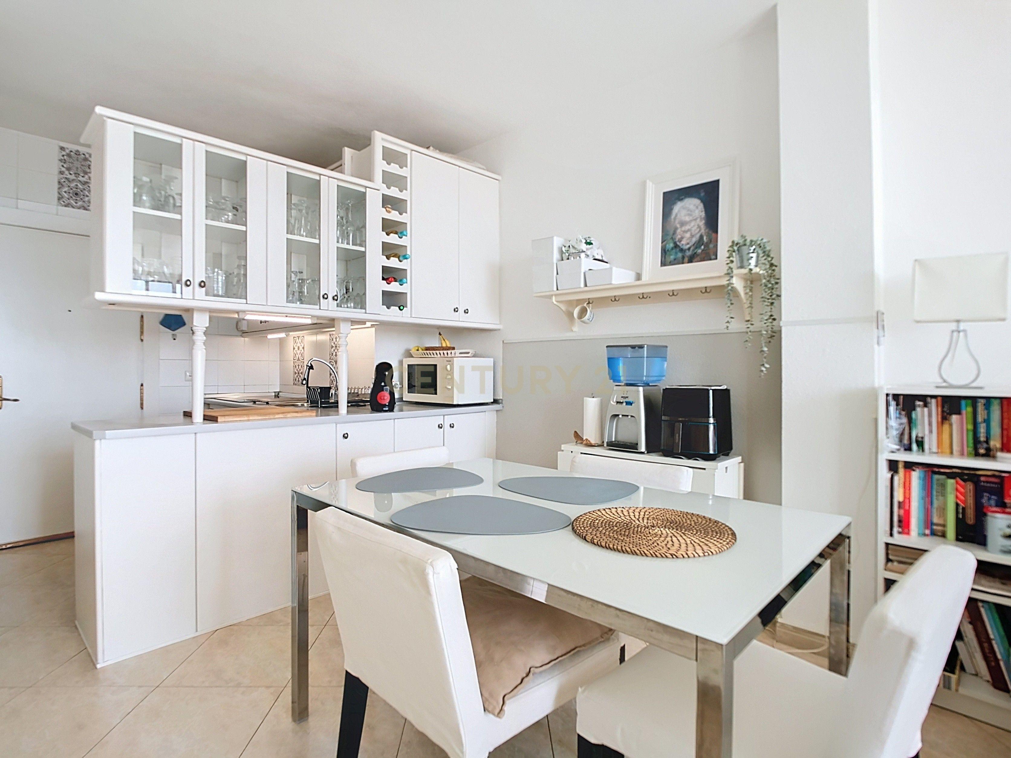 Apartamento Renovado com Vista Panorâmica em Málaga - Image 12