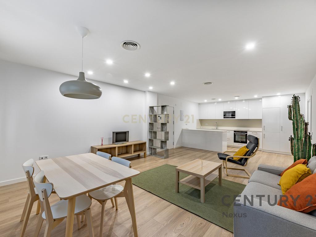 Rés-do-chão impecável com acabamentos de alta qualidade, suíte e eficiência energética em Terrassa - Image 1