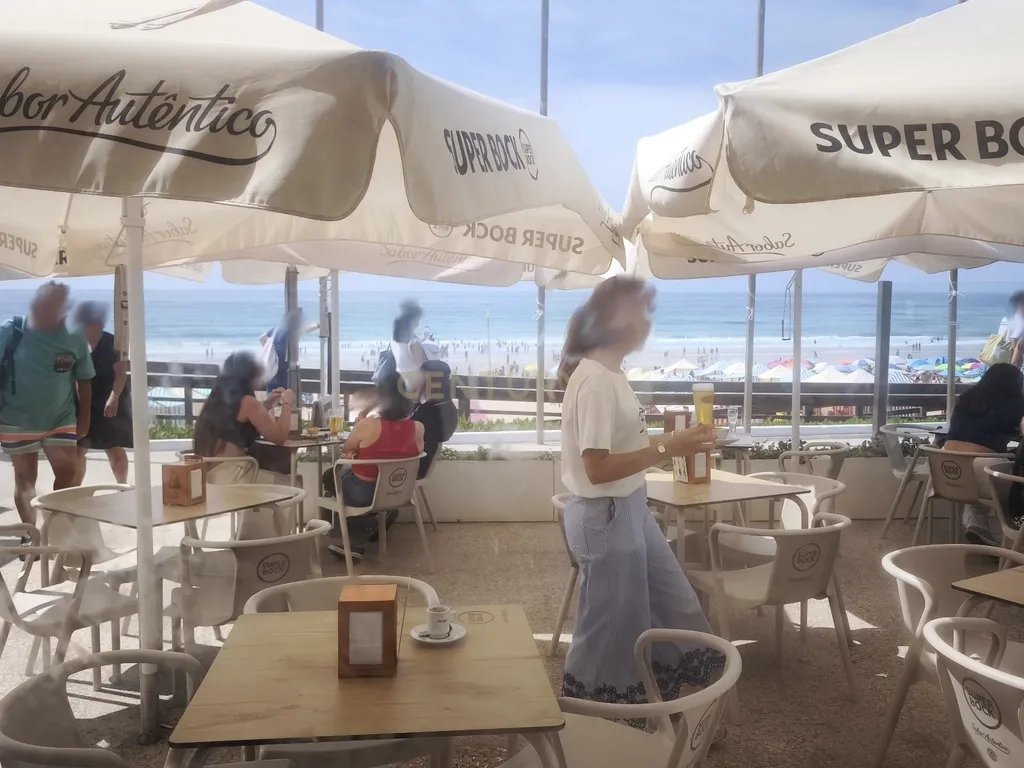 Café Snack Bar – Concessão de Praia Santa Cruz - Image 8