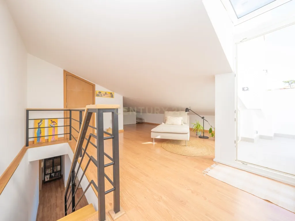 Excelente Apartamento T3 Duplex c/ Garagem, na Galiza, Estoril, Cascais - Image 17