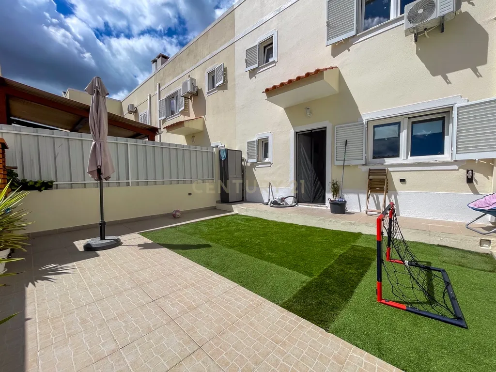 Moradia T3 Renovada com Terraço na Quinta do Conde – Sesimbra - Image 15