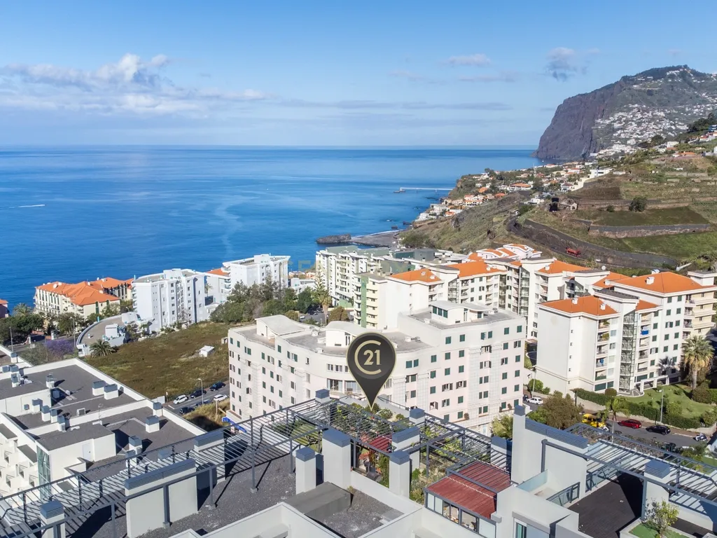 Penthouse com Vista Mar em Funchal, Madeira - Image 1