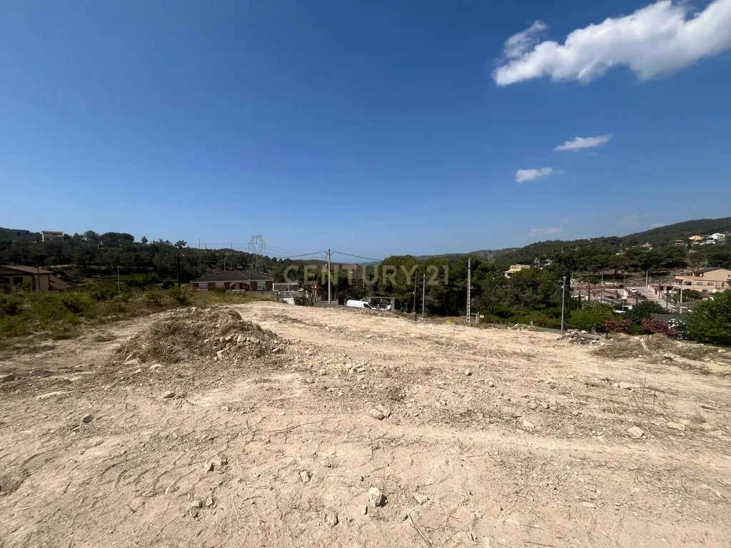 Terreno Construível em Barcelona com Vista para o Mar e Montanha - Image 10
