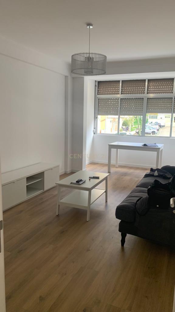 Apartamento para Investimento Metro de Alfornelos - Image 11