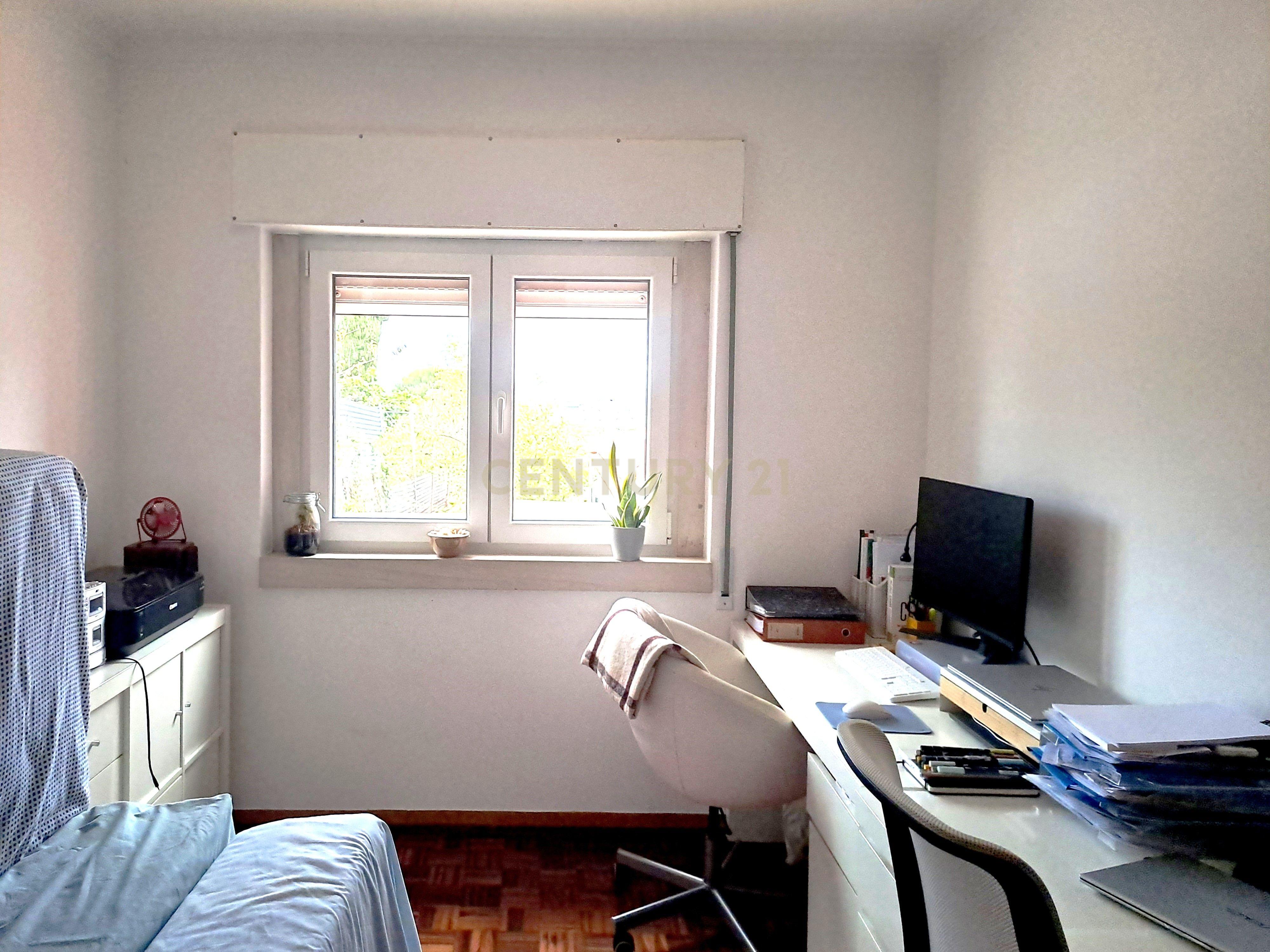 Apartamento T3+1 "duplex" em Pinheiro de Loures - Image 14
