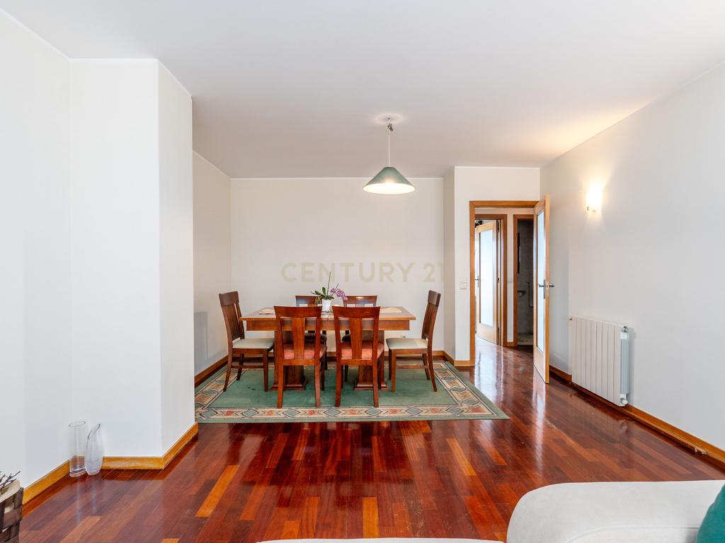 Apartamento "Cobertura" com terraço nas 3 frentes T4 (Atualmente T3 + Escritório) no Condomínio "Tílias do Atlântico" - Image 3