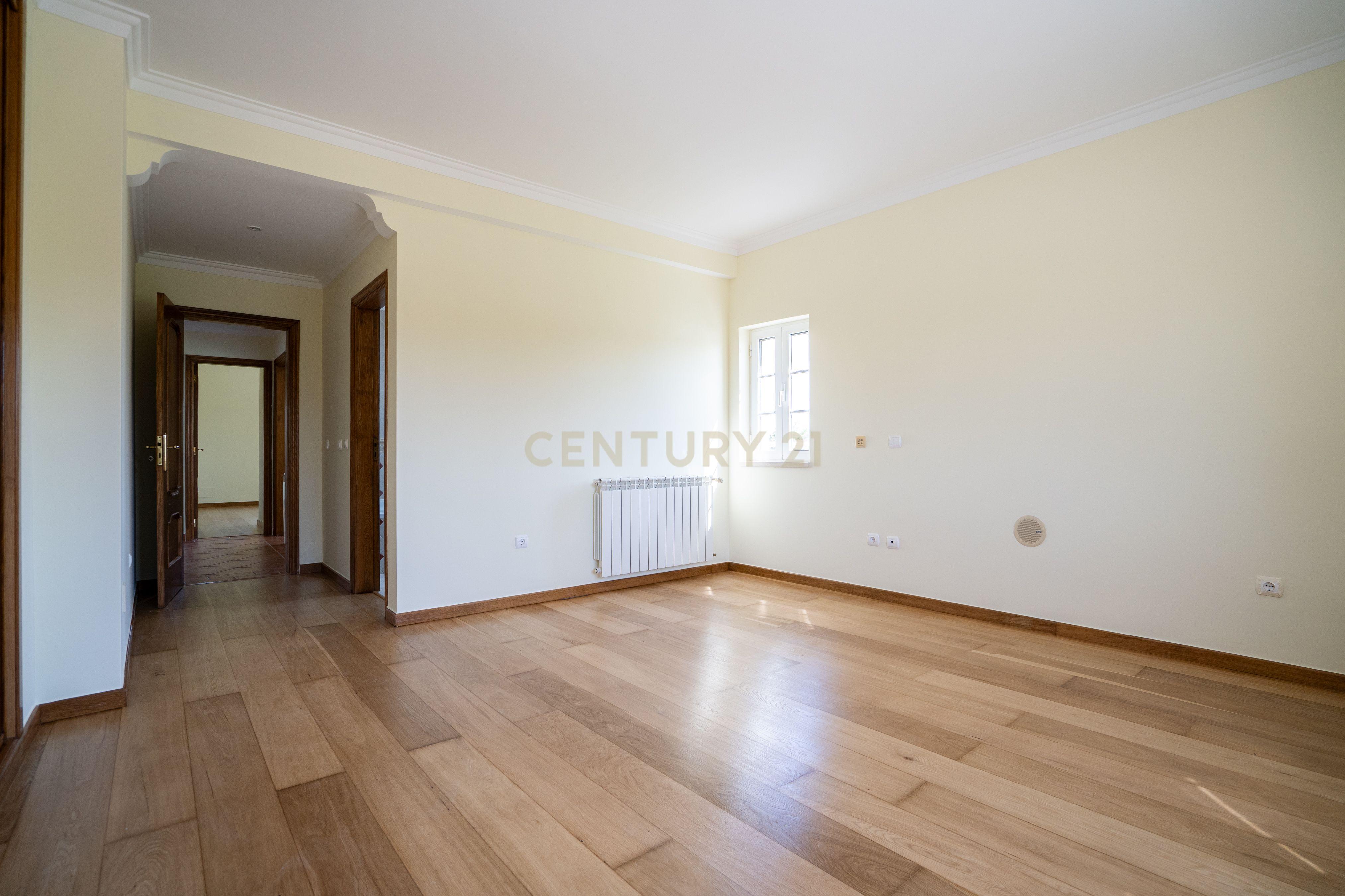 Moradia Térrea T4 na Moita com 3470m2 de Terreno - Image 13