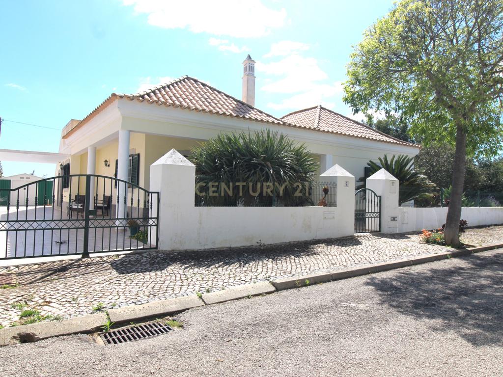 Casa T3 com Vista Mar e Jardim em Tavira  - Image 1