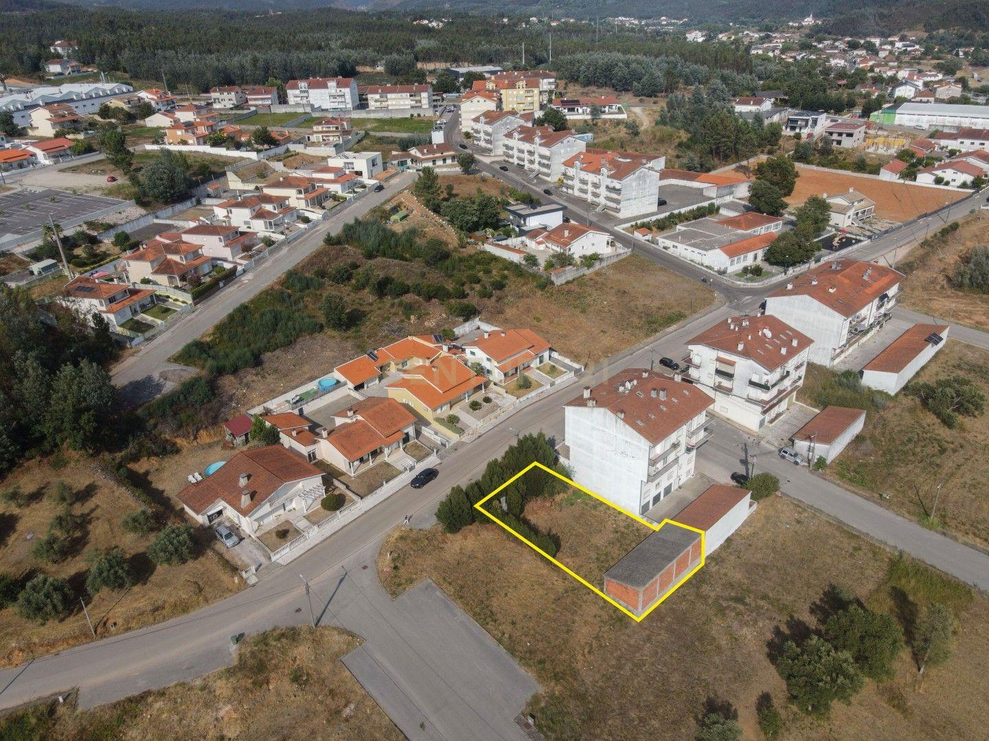 Fotografia 3 de Lote - Construção de Prédio
