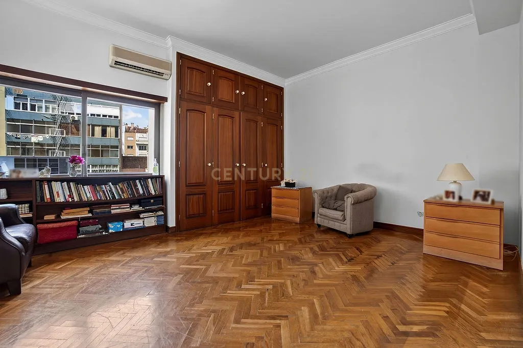 Apartamento Moderno em Campo Grande, Lisboa - 4 Quartos e Vista Panorâmica - Image 26