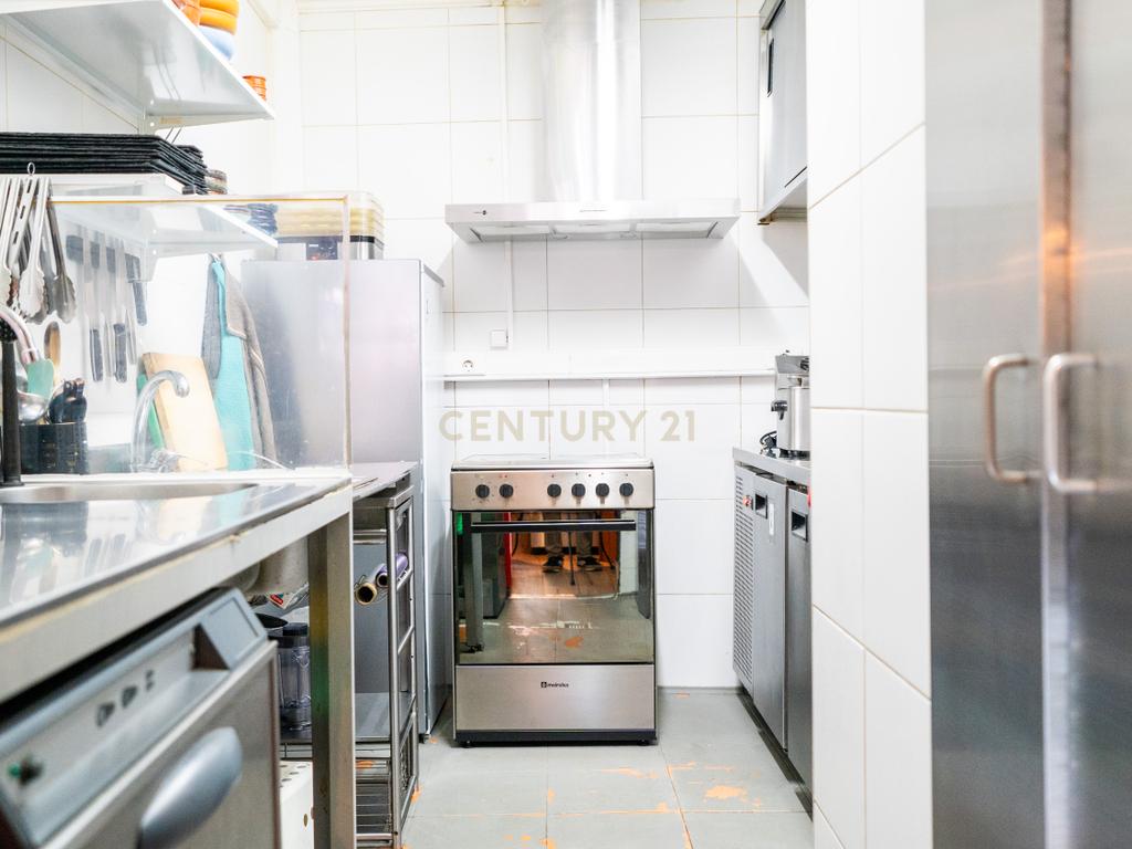 Restaurante Pronto a Funcionar na Emblemática Rua da Bica – Uma Oportunidade Única no Coração de Lisboa - Image 8