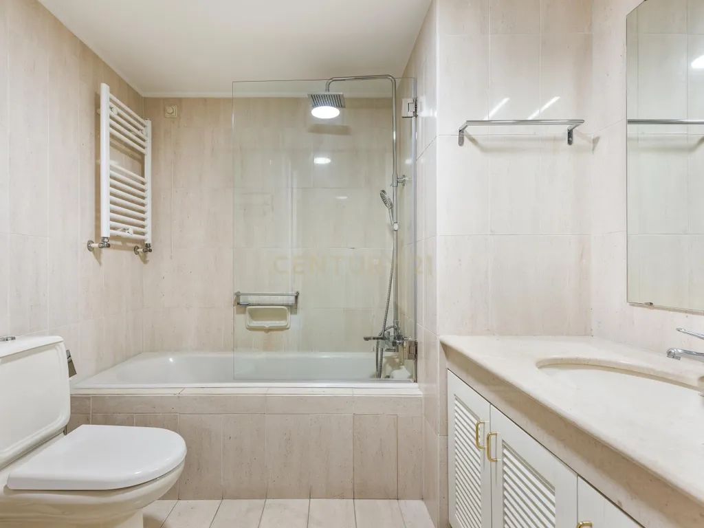 Apartamento T2 no Edifício Vilamar, Foz do Douro, Porto - Image 18