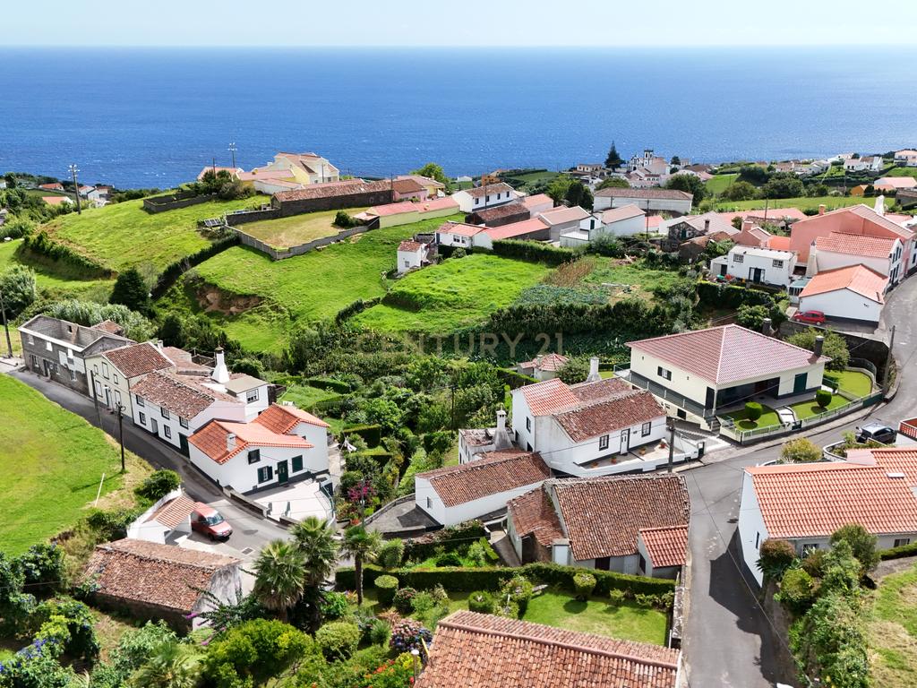 Moradia com vista mar no Nordeste – Rua do Cinzeiro, Pedreira - Image 15