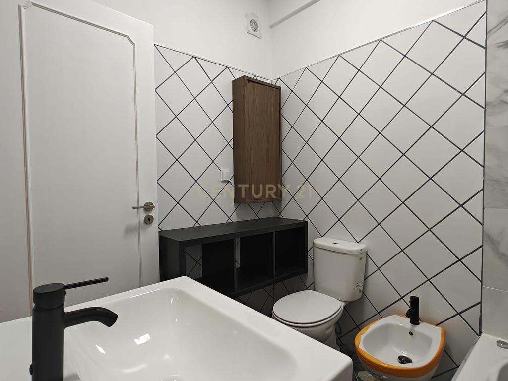 Apartamento Moderno T3 em Carnaxide / Oeiras com Ar Condicionado e Elevador - Image 9