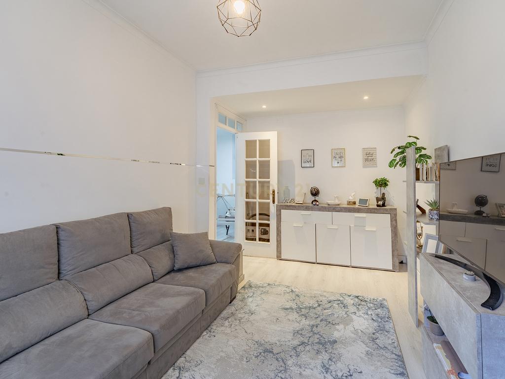 Apartamento semi-Renovado T2 em Seixal, Setúbal - 270.000€ - Image 3