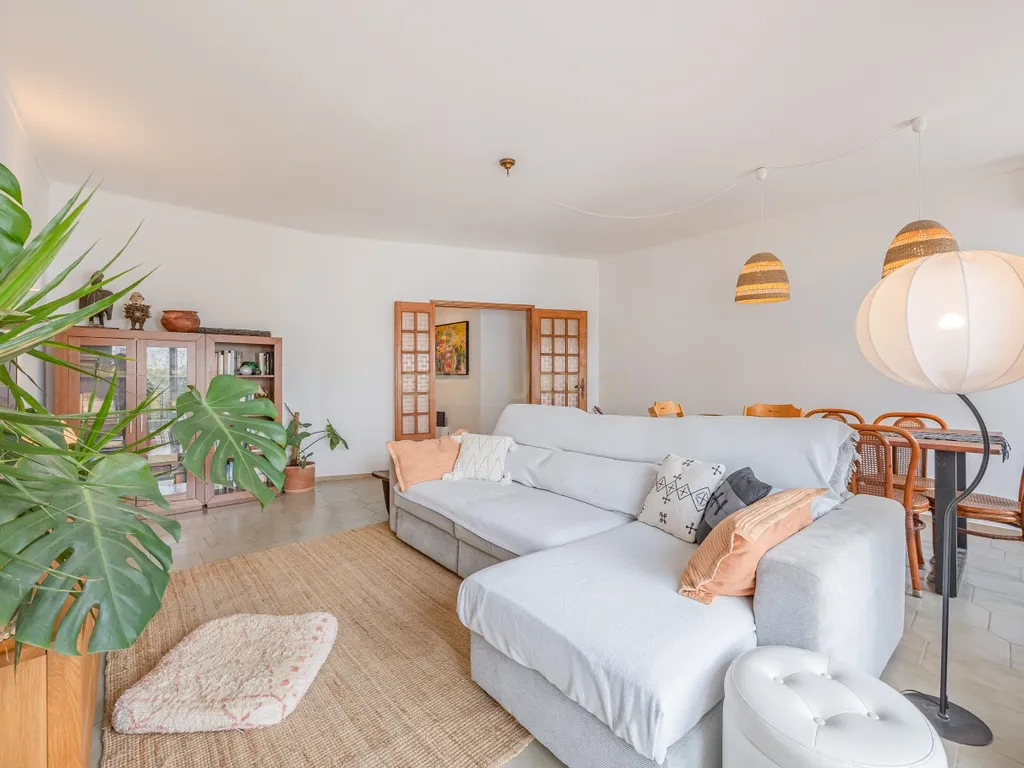 Apartamento T3 com 2 WC, Arrecadação e Terraço com Vista Mar | Ameijeira, Lagos - Image 2