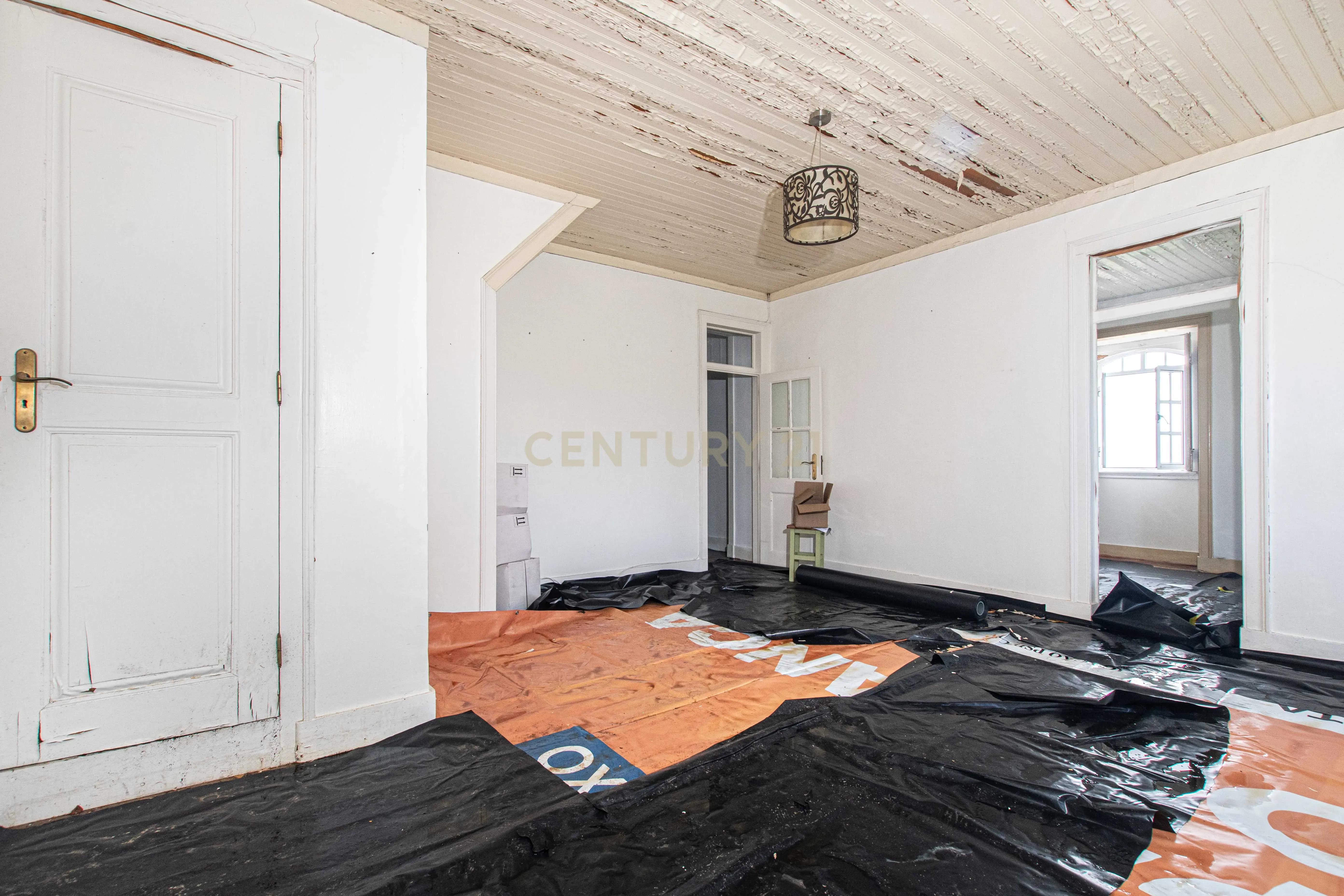 Fotografia 9 de Casa Senhorial T4+2 com Terreno, Garagem para Várias Viaturas e Elevado Potencial de Valorização | Tomar