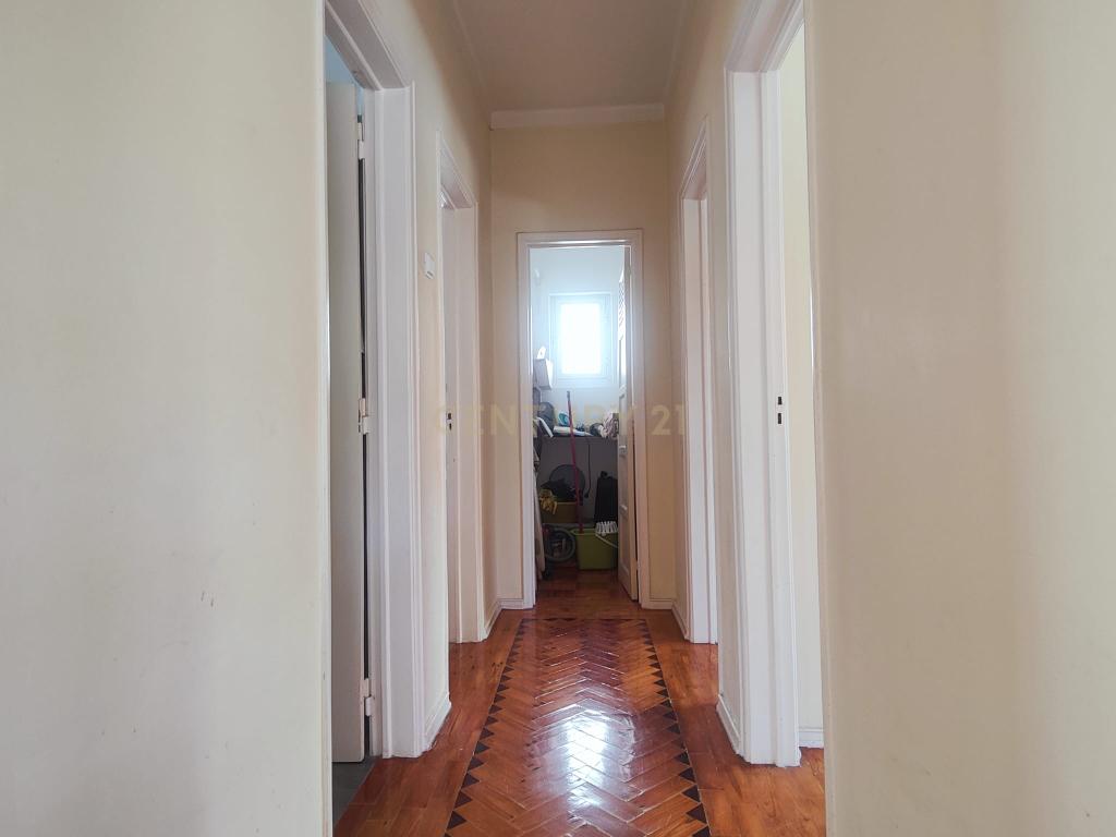 Prédio Bi-Familiar T2 e 2 Anexos Tipologia T1 Em Zona Residencial Tranquila Na Póvoa de Santo Adrião  - Image 20