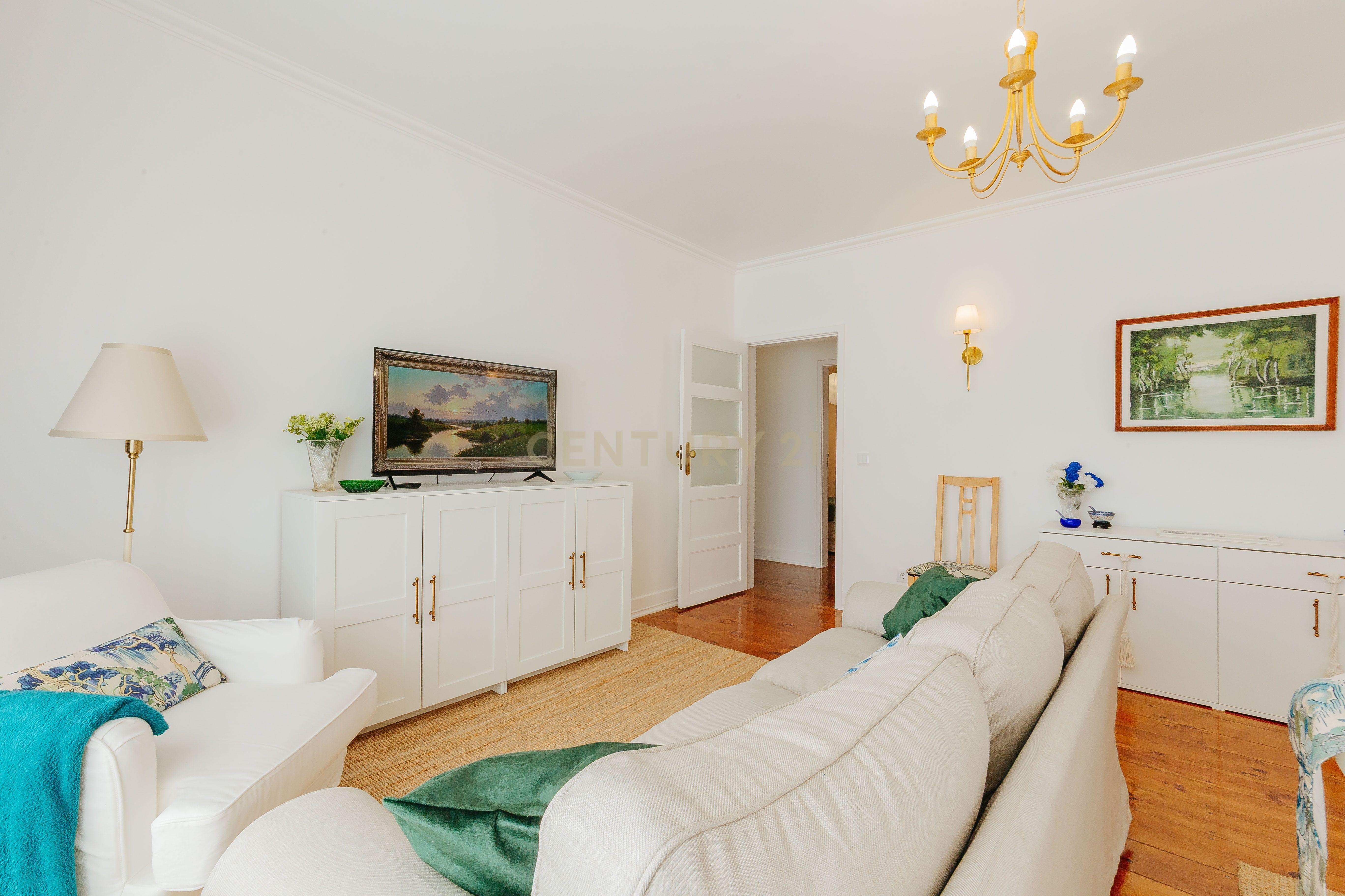 Fotografia 4 de Apartamento T3+1 para Arrendar na Av de Roma completamente Mobilado I Equipado e com utensílios