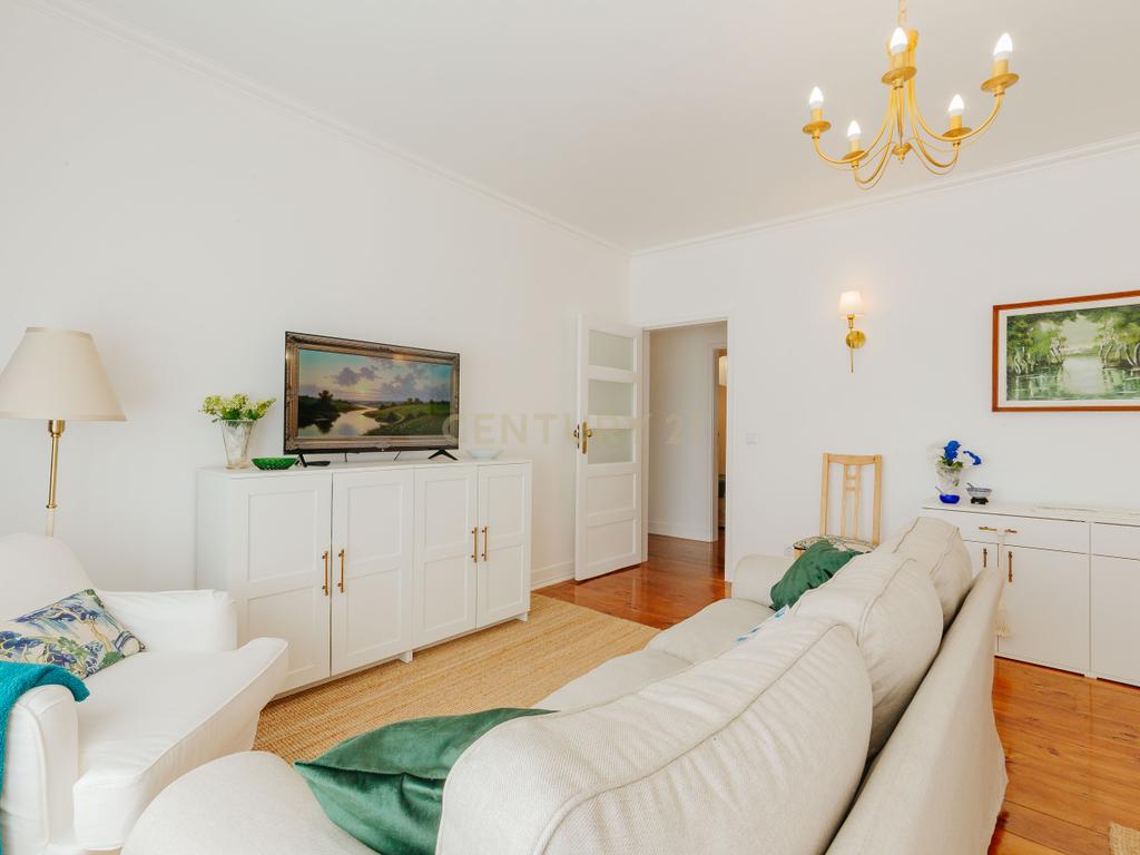 Apartamento T3+1 para Arrendar na Av de Roma completamente Mobilado I Equipado e com utensílios - Image 4