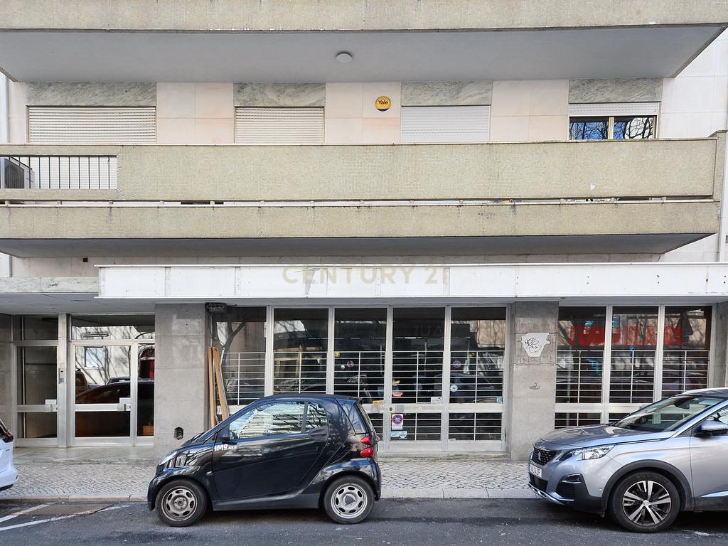 Espaço Comercial na Av. Defensores de Chaves, em Lisboa - Image 20