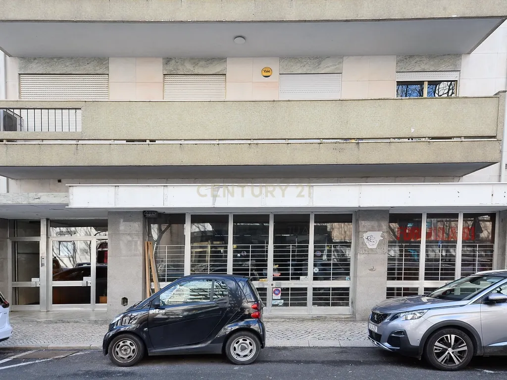 Espaço Comercial na Av. Defensores de Chaves, em Lisboa - Image 20
