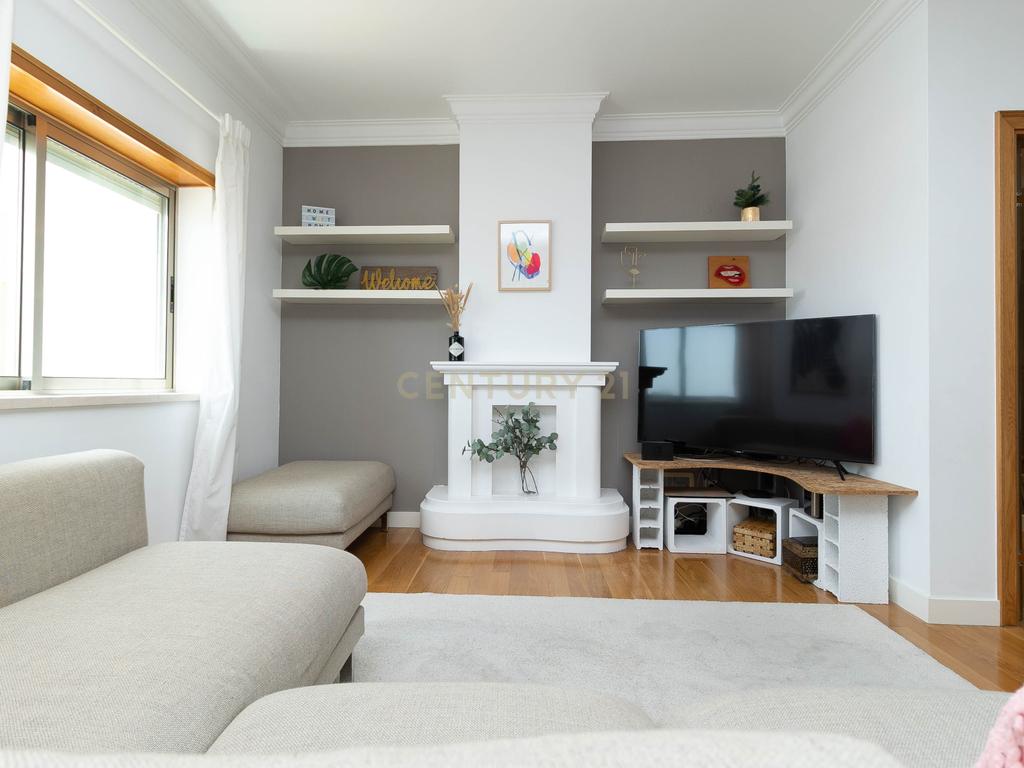 Apartamento Duplex T3 perto do mar na Caparica — Conforto, Elegância, Proximidade da Natureza e Estilo de Vida Descontraído - Image 43