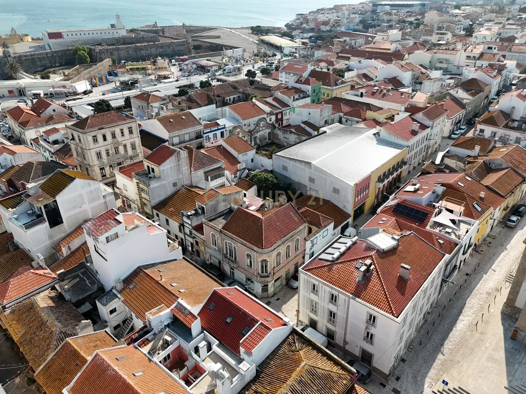 PRÉDIO PARA RECUPERAR, NO CENTRO HISTÓRICO DE PENICHE - Image 82