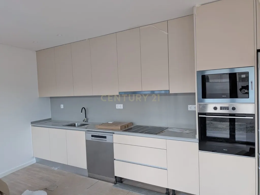 ApartamentoT2 | Campanhã | Próximo Metro - Image 1