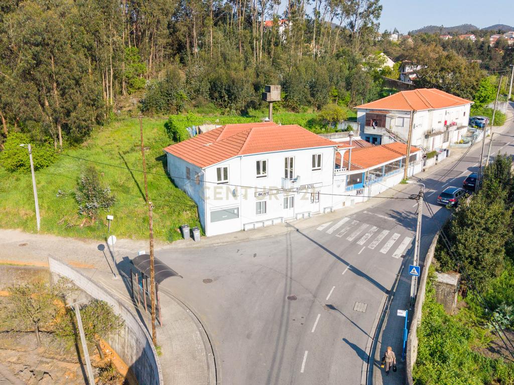 Moradia T3 com Espaço Comercial | São Pedro da Cova (Adega Azul) - Image 34