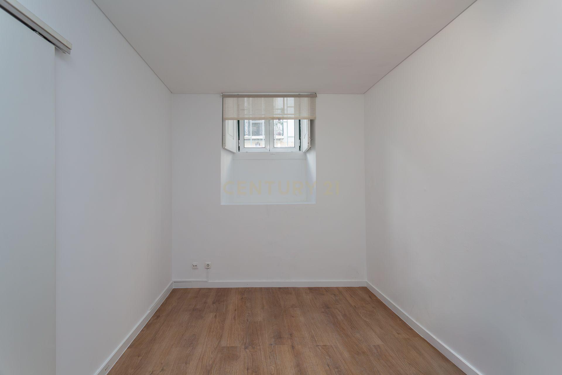 🏡 Apartamento T1+1 na Bica – Viva no coração histórico de Lisboa - Image 17