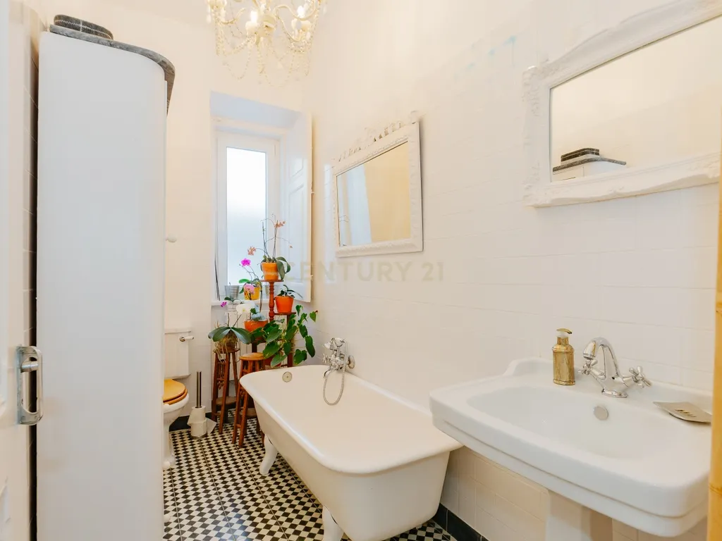 Moradia de Charme Renovada | Piscina | A 3 minutos da Praia da Parede - Image 29